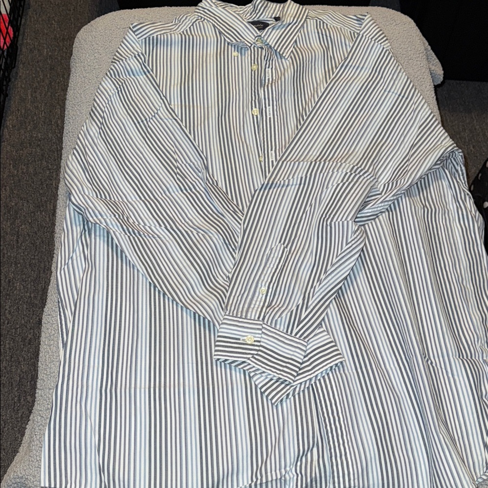 Men’s Button down shirt